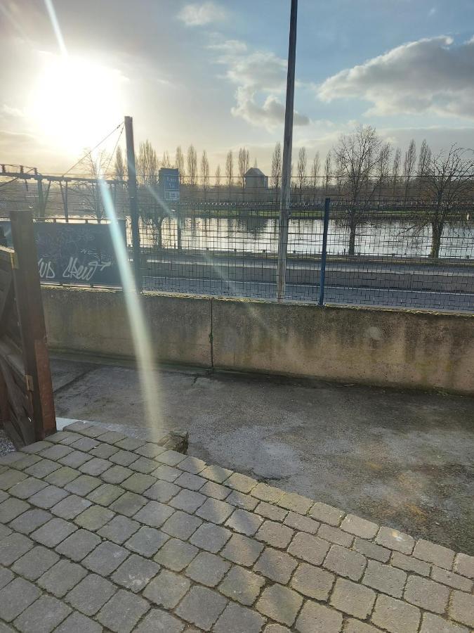 Appartement Rdc Plein Centre Avec Terrasse Visé Exteriér fotografie